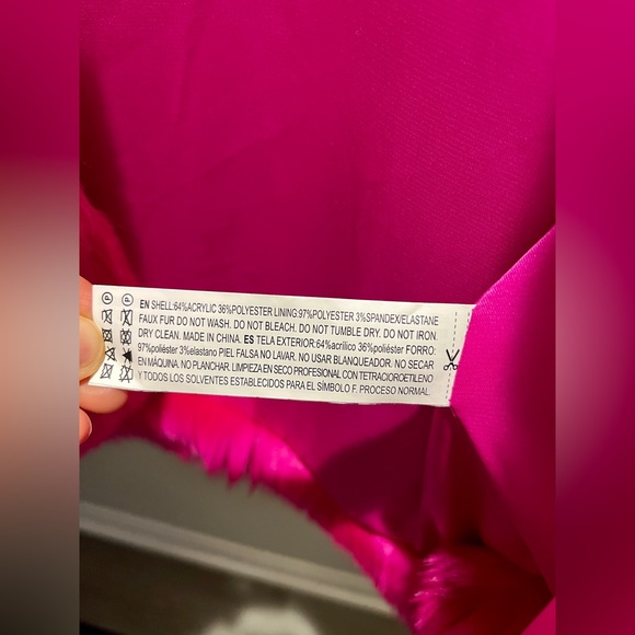 🤗SO FLUFFY pink🤗Forever 21🤗Size S🤗 Worn once🙃 Preloved by me!🤗CUTE🥰 - Picture 10 of 13